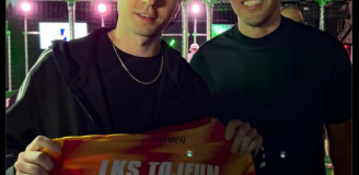 HIT! Mata wręczył LEGENDZIE koszulkę swojego klubu i... xD
